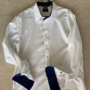 Medium UNTUCKit wrinkle free w/ contrasting cuffs